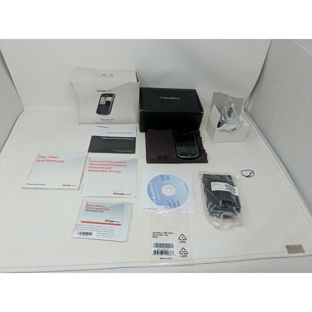 BlackBerry Bold 9650 3G Phone‎ Bundle Verizon in Original Box As Is Untested VTG